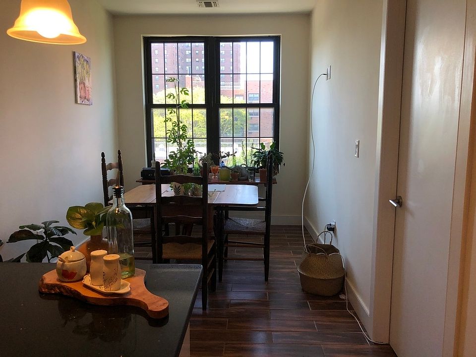 1st image of 744A Willoughby Ave #4E