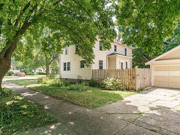4th image of 921 N Garfield Ave