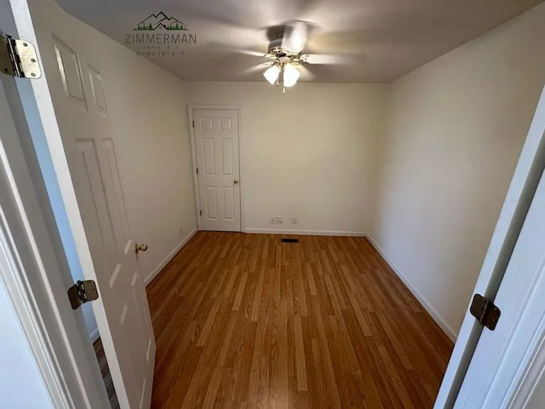 495 Emily Ln — Photo 9