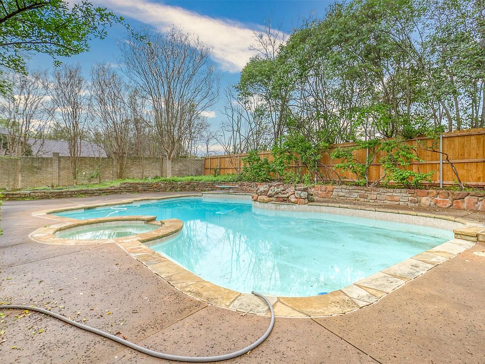 1st image of 10720 Royal Park Ln