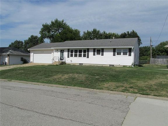 3rd image of 150 Crescent Dr