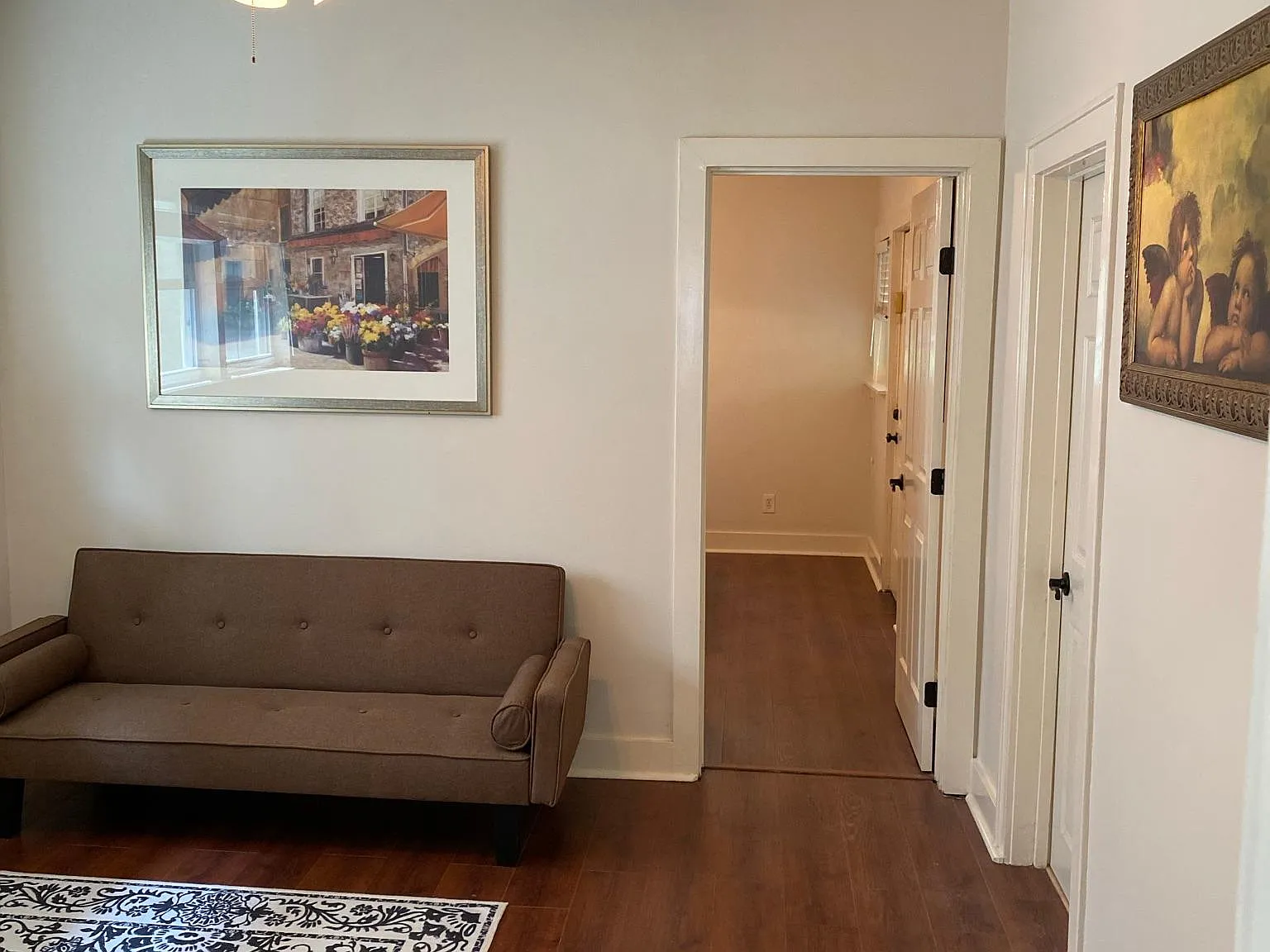 2 bed, 900 sqft, $1,300 — Photo 2