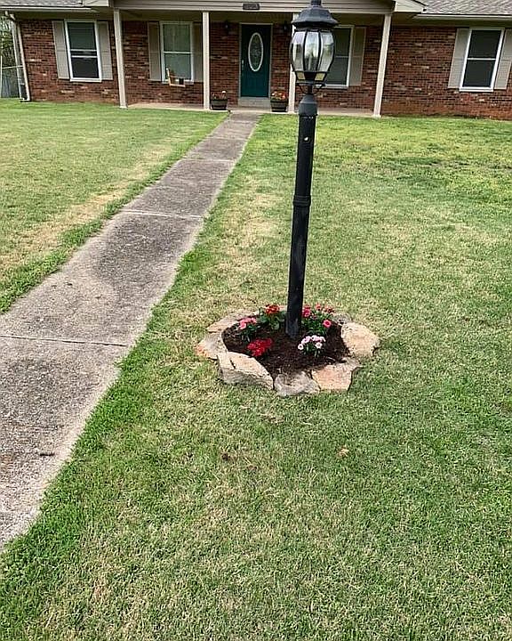 1st image of 123 W Lakeview Dr