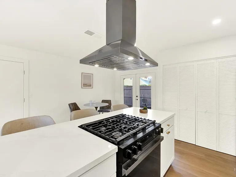 6610 Oak Leaf Ct — Photo 18
