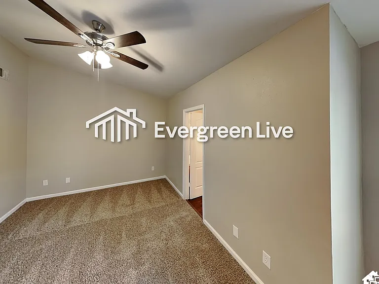 2821 Godby Rd — Photo 13