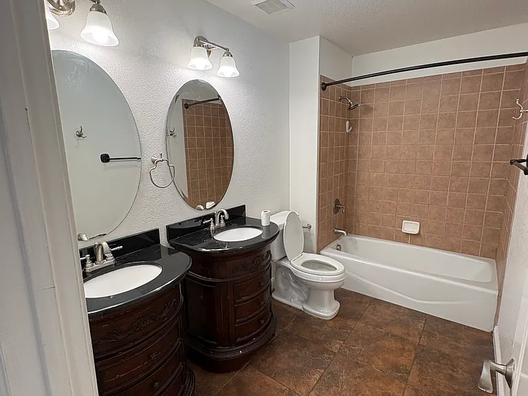 2235 Ventnor Ln — Photo 25