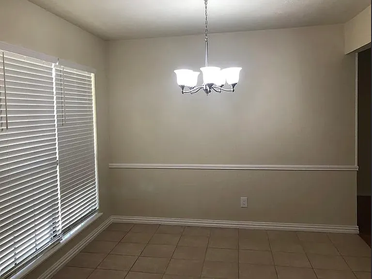 2405 Ables Dr — Photo 4