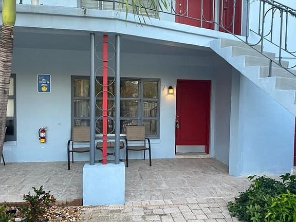 3rd image of 408 NE 7th Ave APT 7