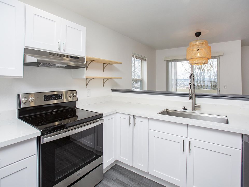 1st image of 613 S 27th St #1
