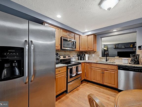 5th image of 1300 E Spring Meadow Ct