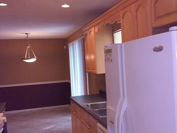 4th image of 1082 Leeway Ct