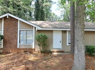 2970 Woodfield Dr, Rex, GA 30273