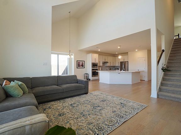 5th image of 208 Monteforte Rd