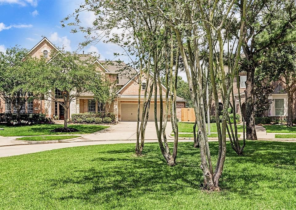1st image of 2910 Drews Manor Ct