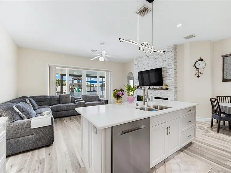 431 Vizcay Way — Photo 9