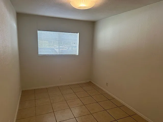 3111 Val Dr #G — Photo 5