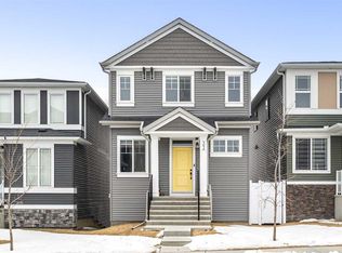 22 W Edith Mnr NW, Calgary, AB T3R1Y7