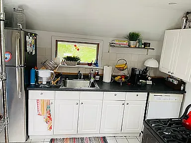 42 Lakeview Ave — Photo 5