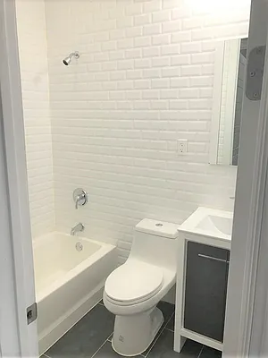 Rented by EXR | media 10