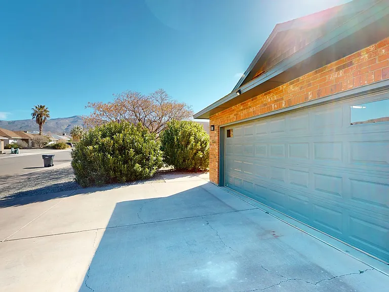 1022 Mimosa Ave — Photo 6