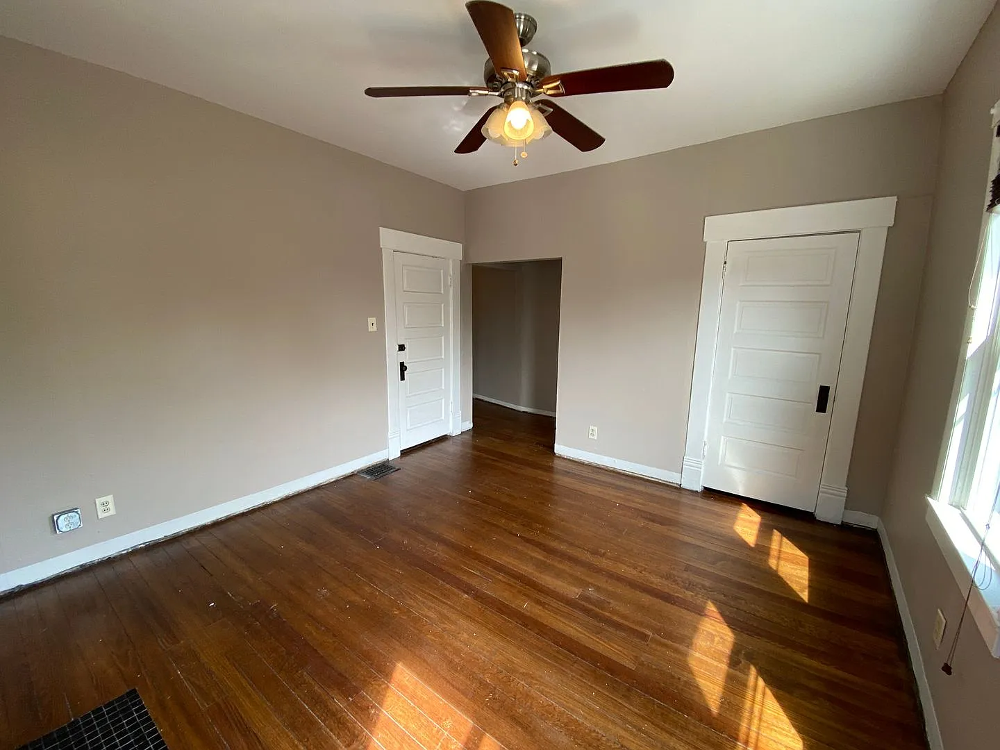 W 4th Ave 486 TNB — Photo 4
