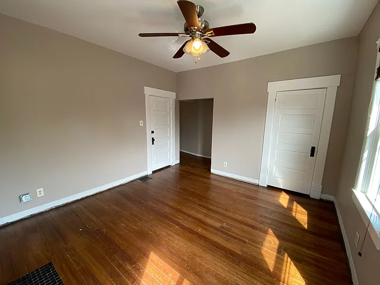 W 4th Ave 486 TNB — Photo 4