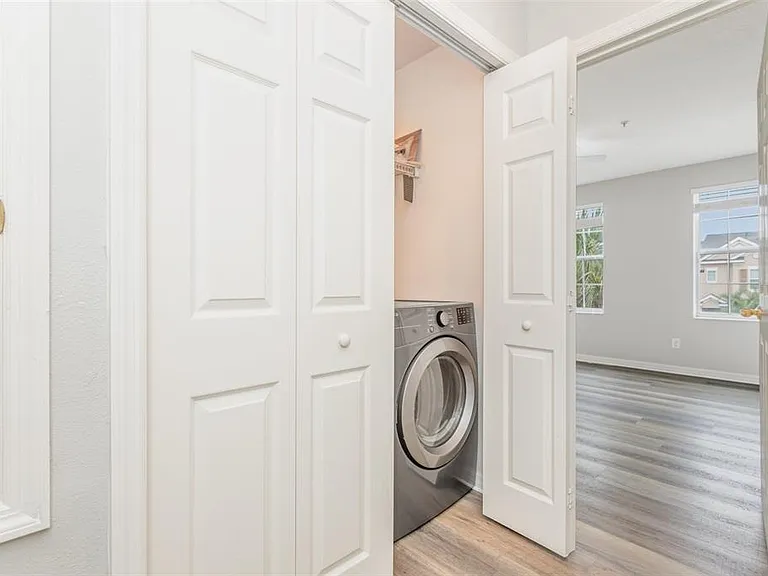 1125 Grantham Dr — Photo 17