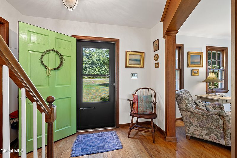 4th image of 889 North Road