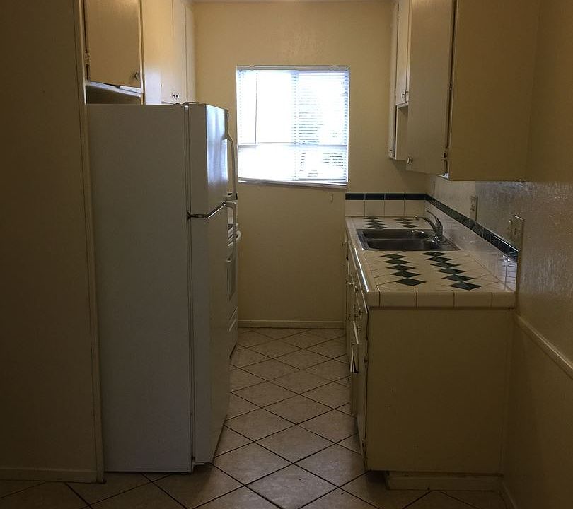 1st image of 3511 42nd St APT 09
