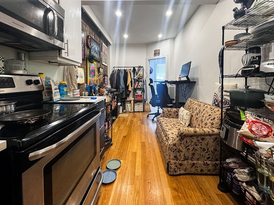 1st image of 132 Dupont St APT 2L