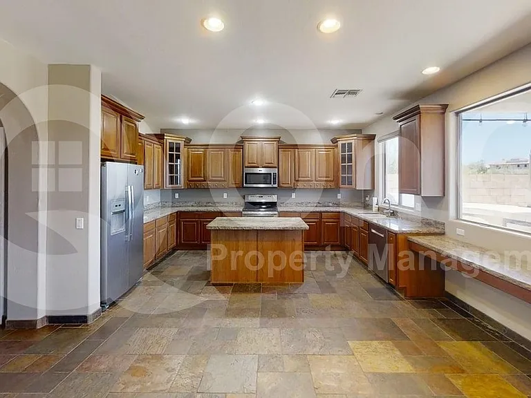 16617 S 27th Ln — Photo 3