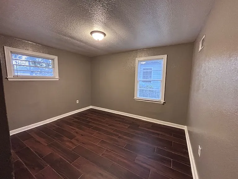 3906 S Barrow Dr — Photo 17