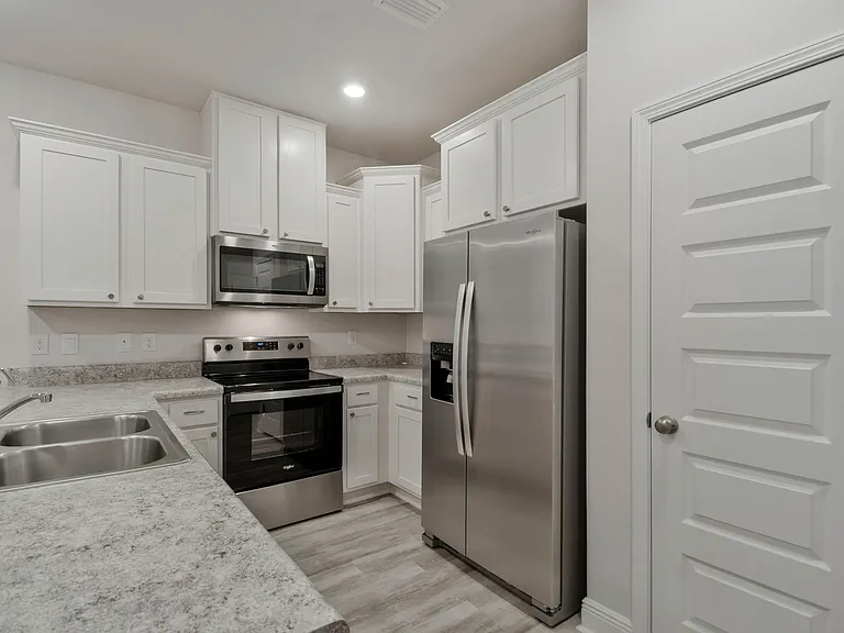 6356 Grove Park Dr — Photo 40