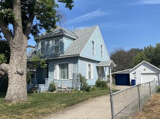 1330 E Cuming St, Fremont, NE 68025