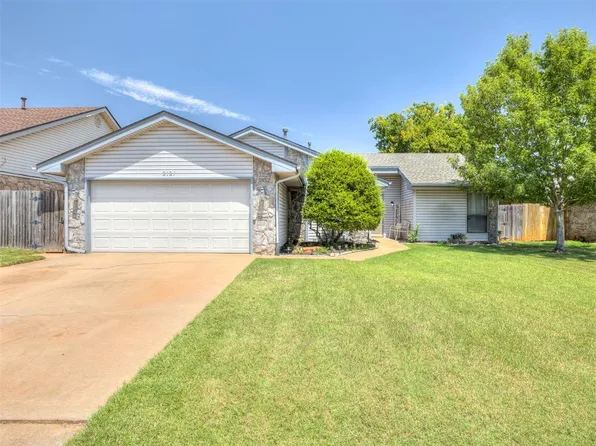2121 Stepping Stone Trl, Edmond, OK 73013