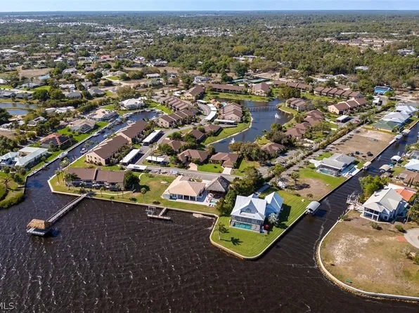 15448 Admiralty Cir APT 9, North Fort Myers, FL 33917