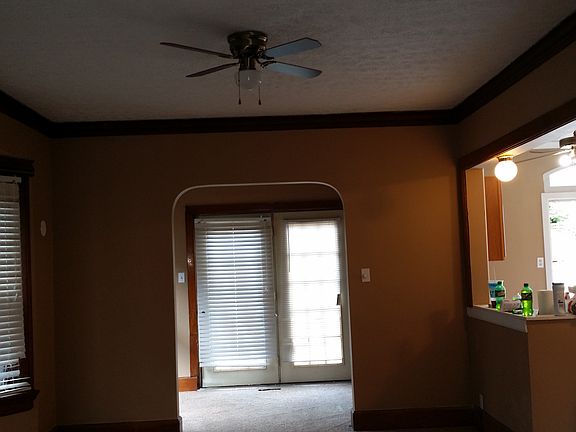 2nd image of 1212 Linden Ave