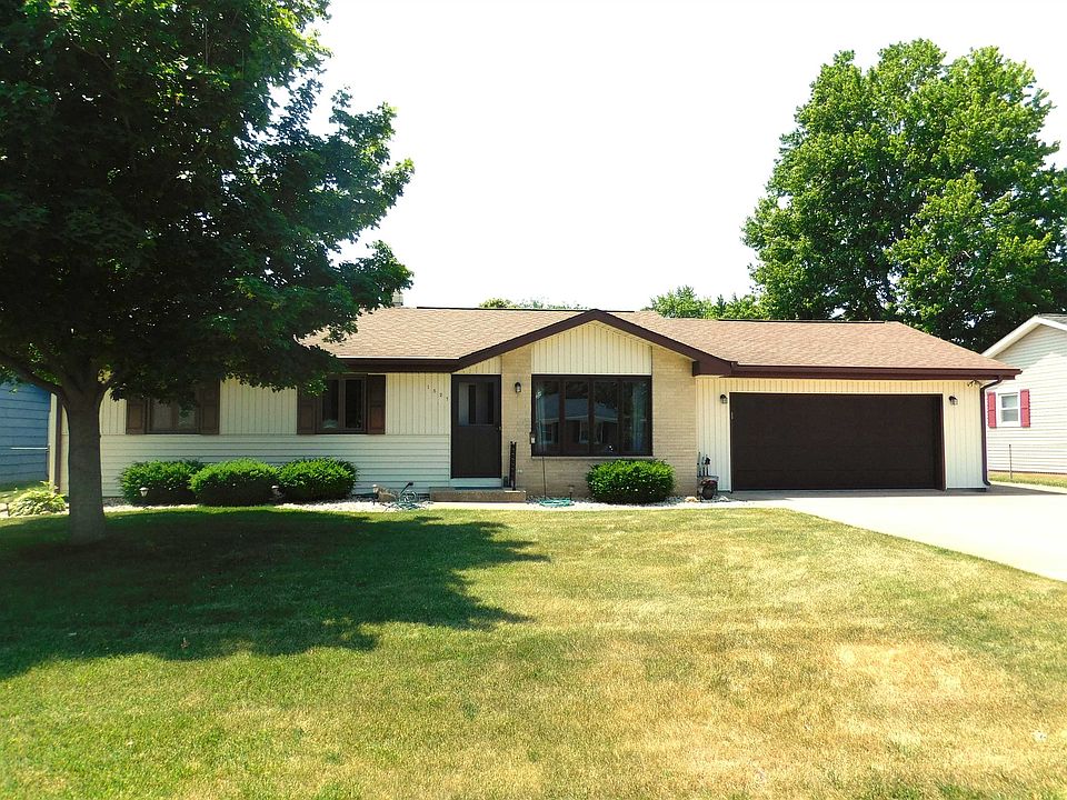 1st image of 1527 Clover Ln