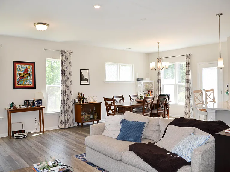 1634 Glacier Dr — Photo 9