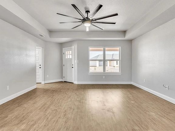 4th image of 313 Woodstock Ln