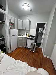 324 East 8th Street