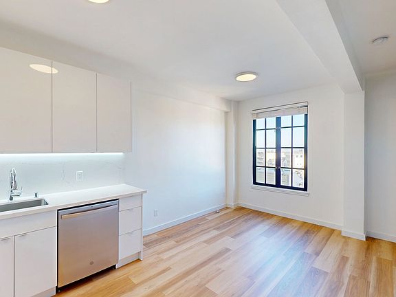 3rd image of 555 Buena Vista Ave W #503