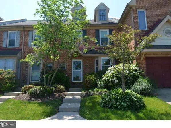 421 Cedartop Ct, Harleysville, PA 19438