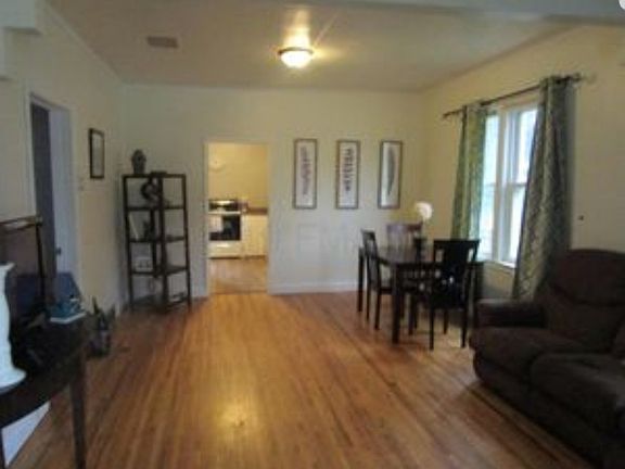 4th image of 202 11th St N
