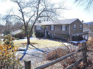105 Ridgeview Pl, Cheshire, CT 06410