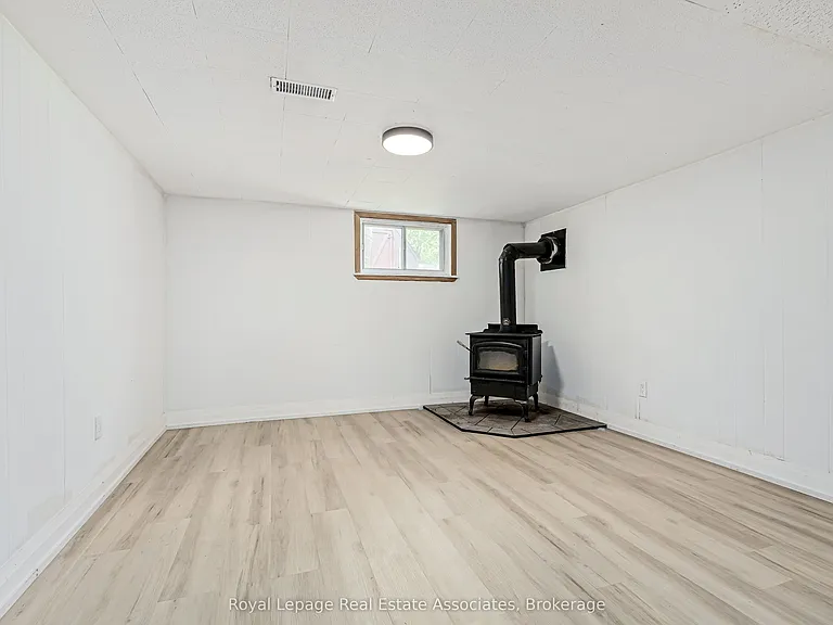 18 Shelley St — Photo 13