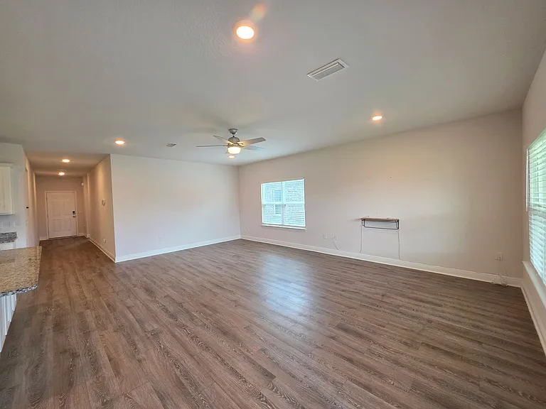 7757 Burnside Loop — Photo 6