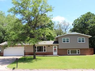 7434 W Warren St, Wichita, KS 67212
