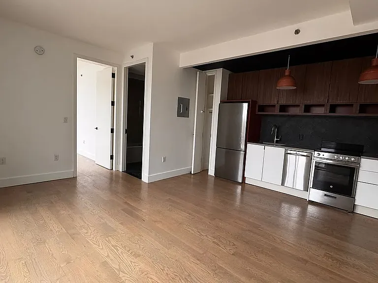 796 Lexington Ave #2H — Photo 2