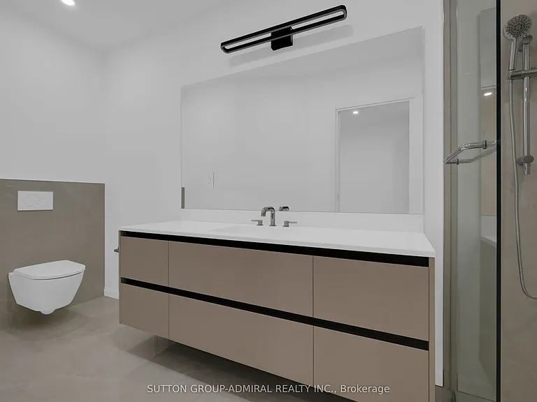 647 College St #102 — Photo 12